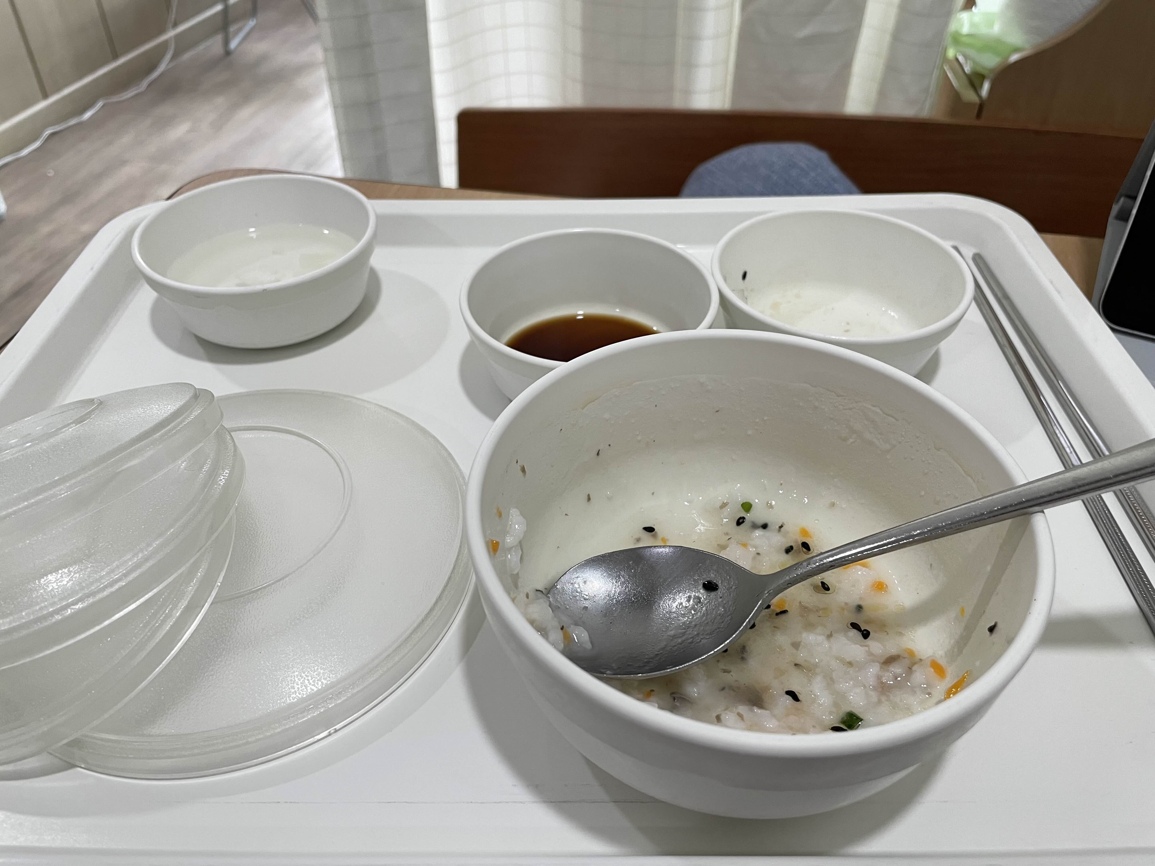 편도 절제 수술 후 식사
야채 죽, 메밀 묵