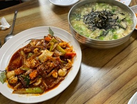 칼국수-오징어볶음