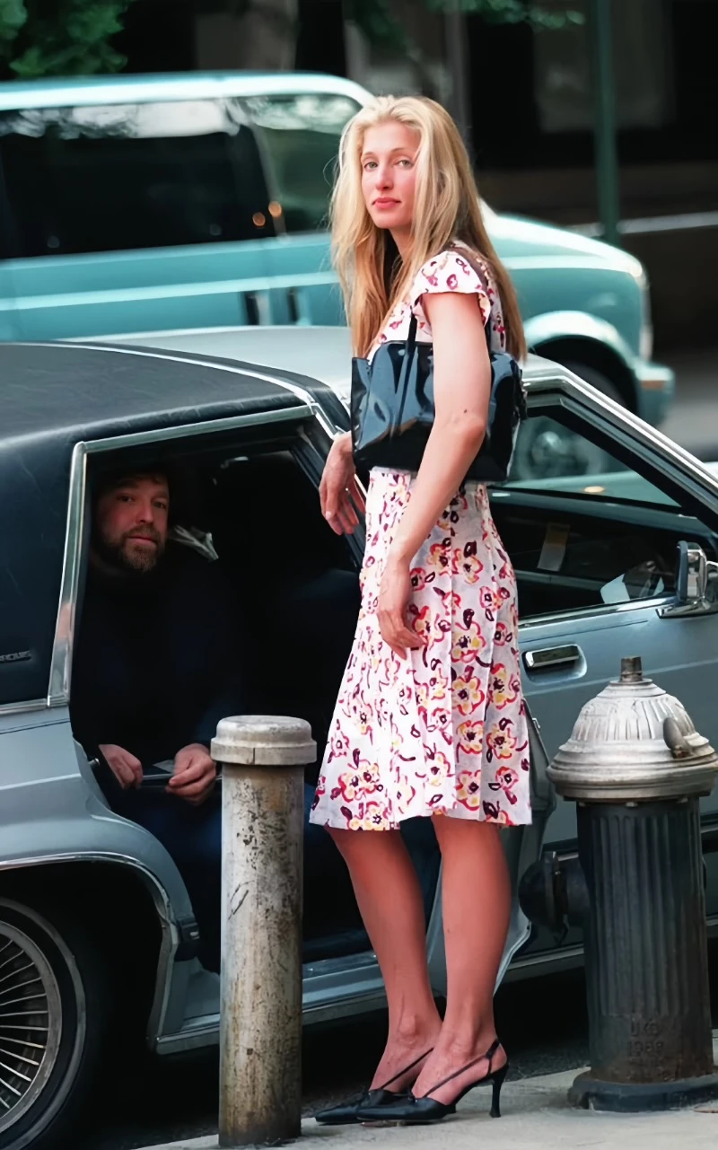 캐롤린베셋&#44;캐롤린베셋케네디&#44;캐롤린청바지&#44;부츠컷진&#44;90년대패션&#44;미니멀리즘룩&#44;콰이어트럭셔리&#44;리바이스517&#44;청바지스타일링&#44;아메리칸러브스토리&#44;HBO드라마&#44;존에프케네디주니어&#44;25년청바지트렌트&#44;레트로패션&#44;벨라하디드패션&#44;셀린느청청&#44;끌로에패션쇼&#44;티스토리패션&#44;트렌드분석&#44;패션아이콘&#44; 올드머니룩