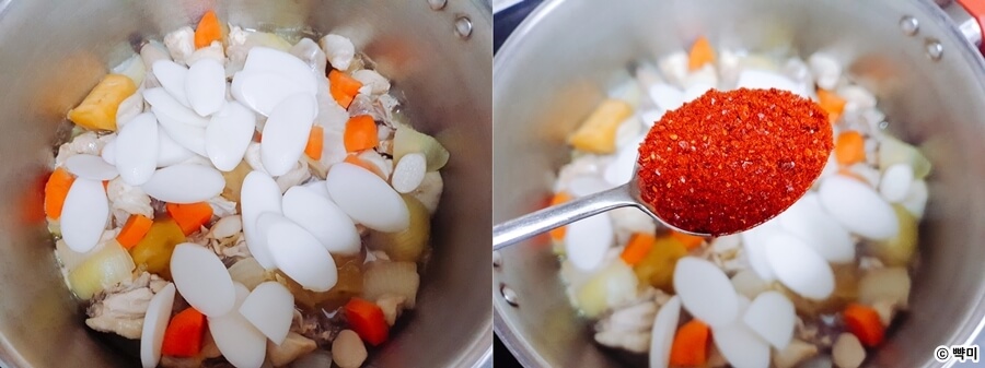 떡과 고춧가루를 넣어 양념이 배도록 끓이는 닭도리탕 황금레시피 과정