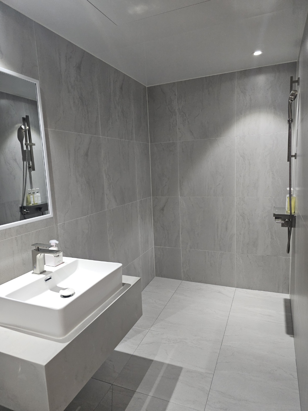 [25.2월] 경남 출장#2 - 창원 숙소&amp;#44; [아이콘 호텔]