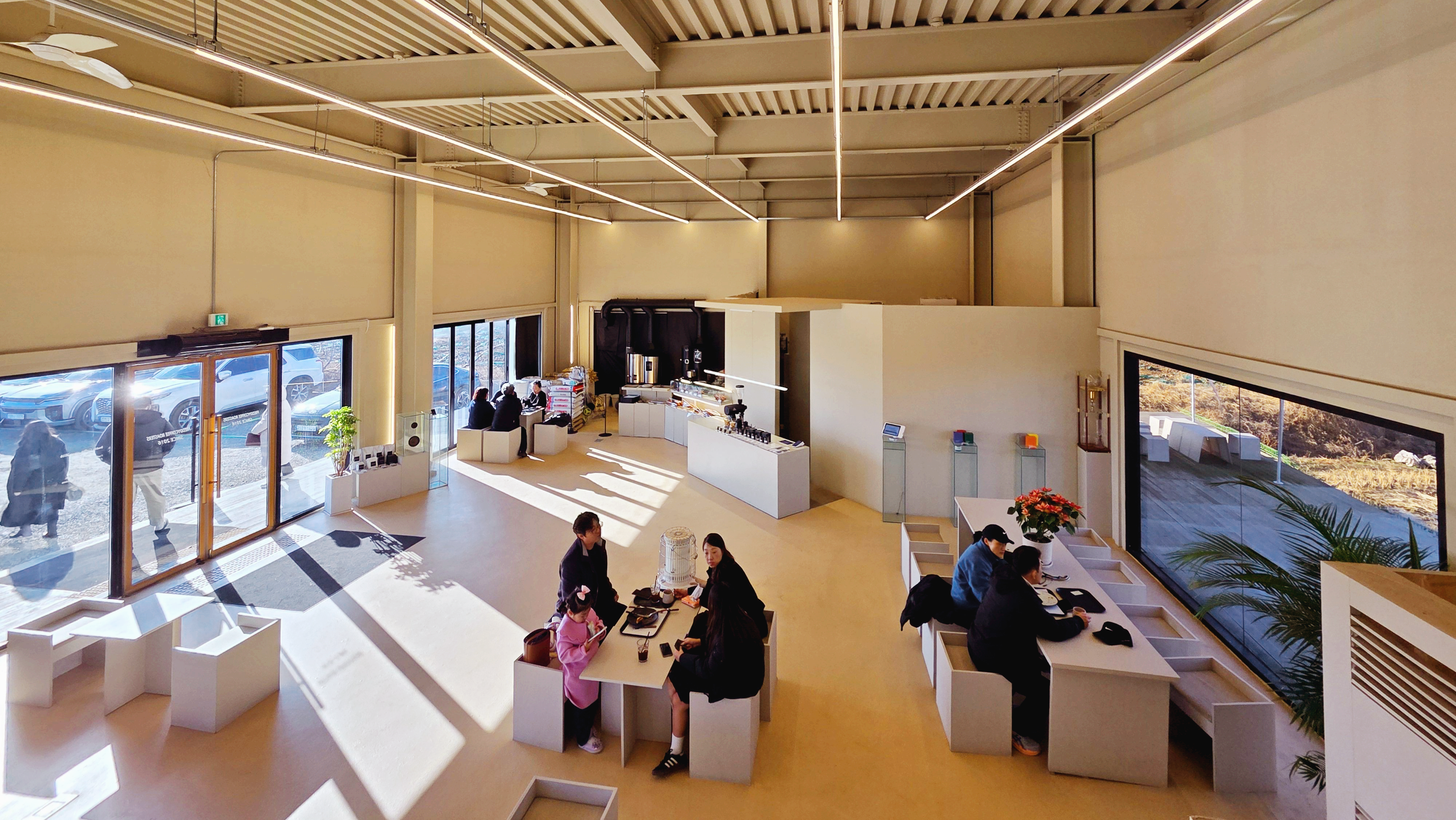 프레디 1층전경