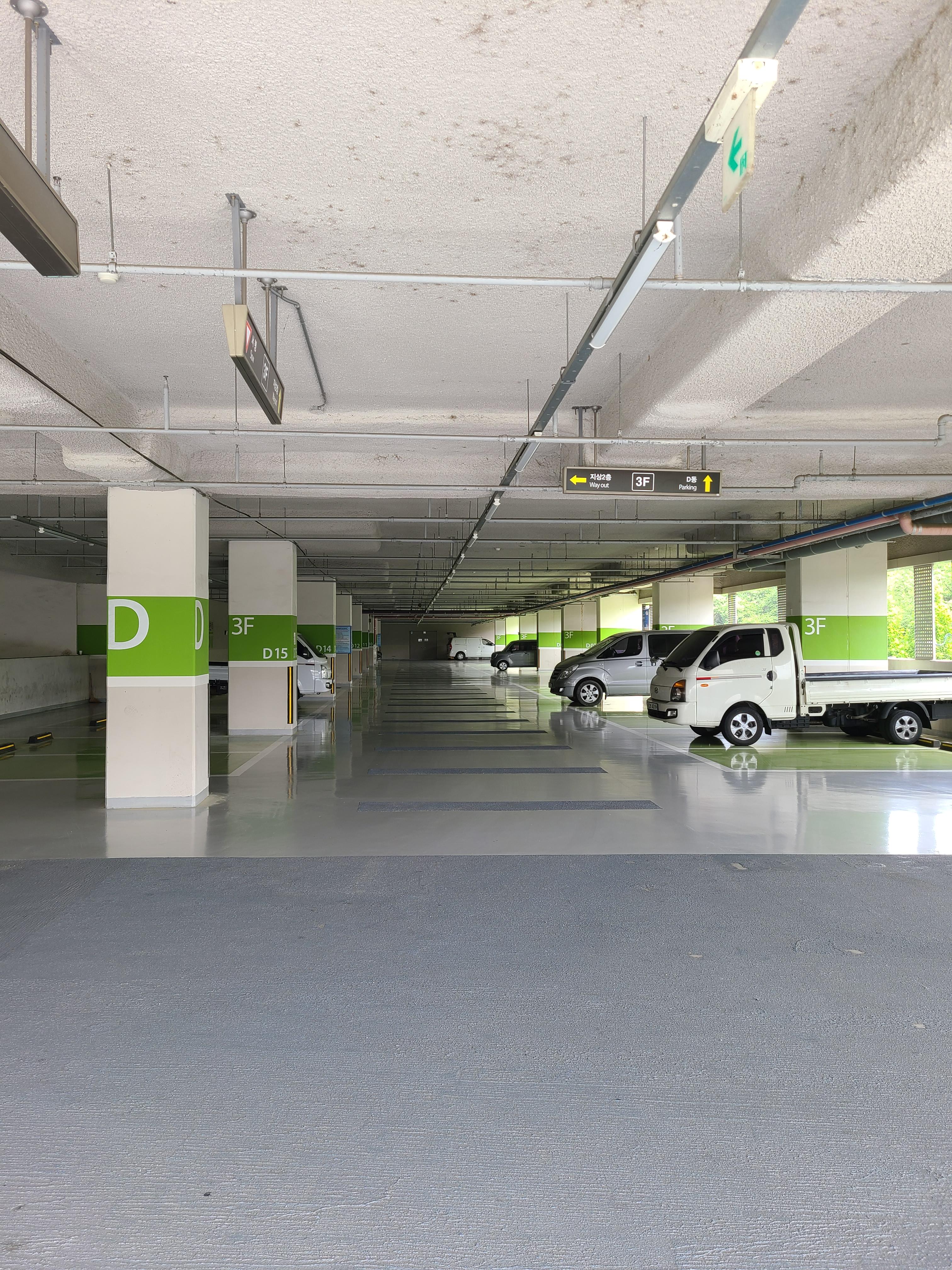 인덕원IT밸리 C, D동 연결 주차장2