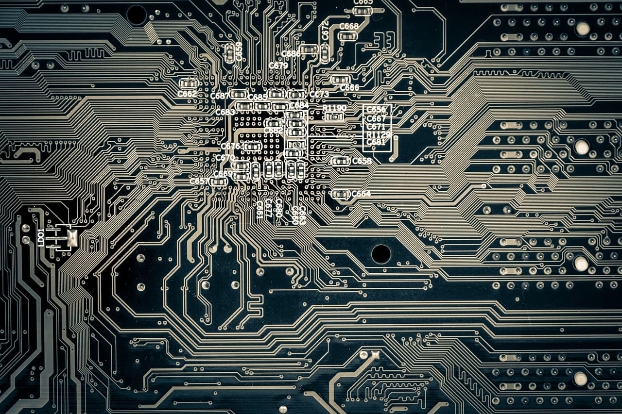 위상 물질과 강유전체(Ferroelectrics)의 결합을 통한 신소재 개발