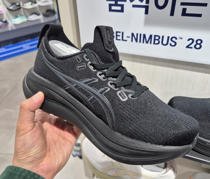 아식스 맥스쿠션 러닝화 추천