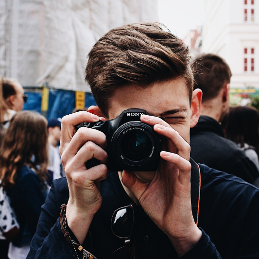 “사진 한 장 찍어도 될까요?” 사진 촬영·SNS 공유 요청할 때 꼭 알아야 할 영어 표현