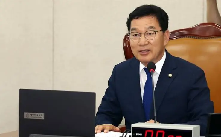 신정훈