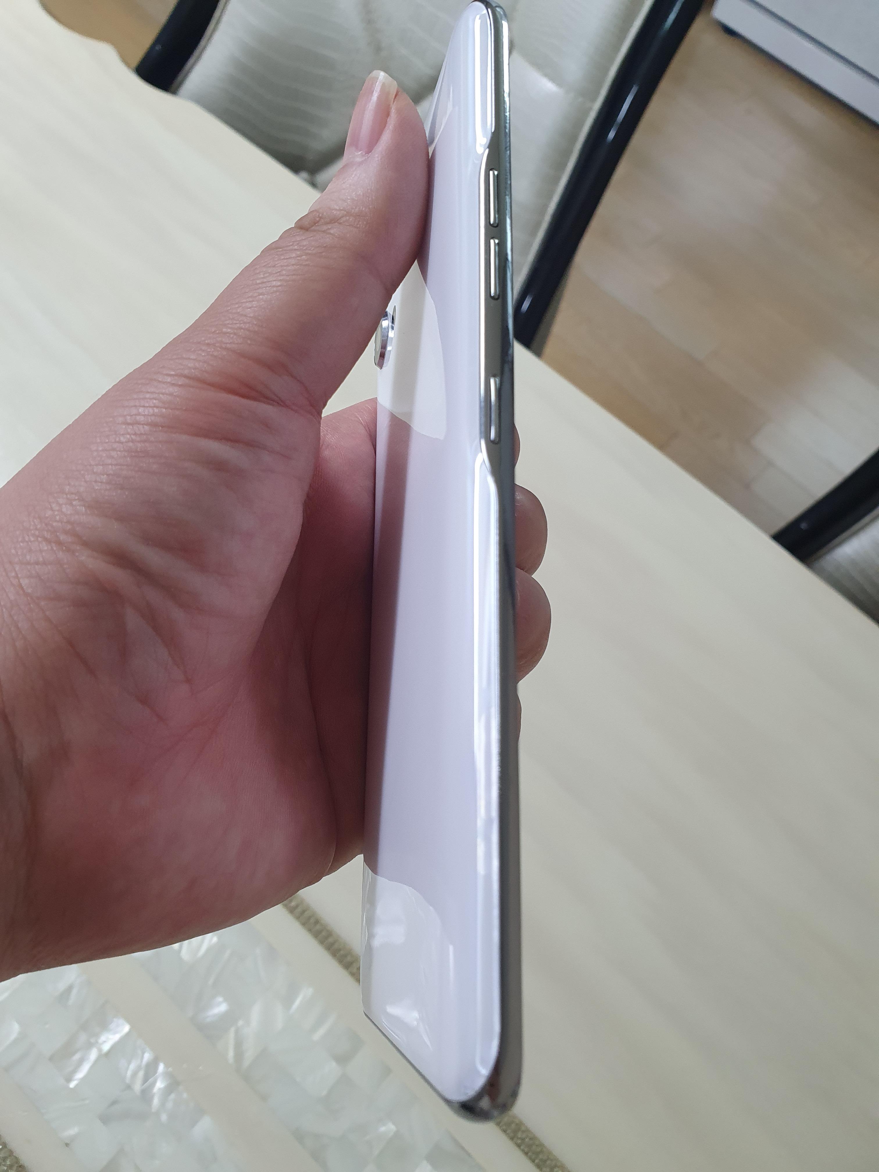 LG Q92 보드와 베터리 교체 후기