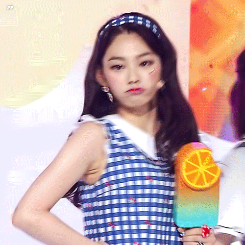 아이오아이 강미나 무대 움짤