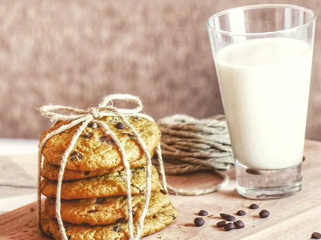 카무트 효소 가루 우유에 넣음