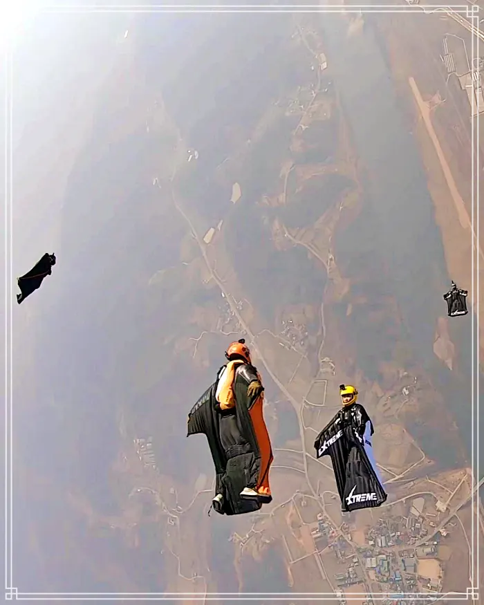 생방송투데이 윙슈트(Wingsuit) 비행하며 뭉쳐서 논다 소개 방송