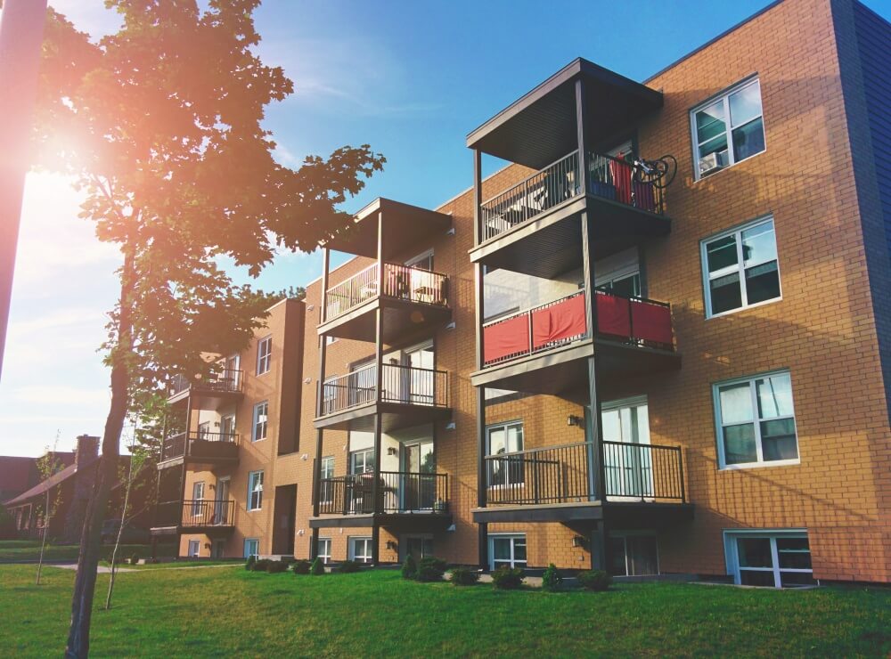 갈색 벽돌 건물