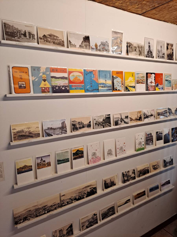 팟알 진열대 소품들