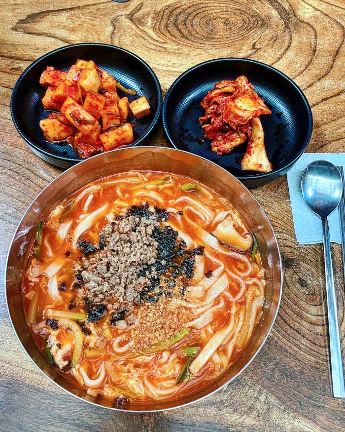 김창옥 전참시 윤두준 줄서는 칼국수집 장칼국수 강릉 맛집