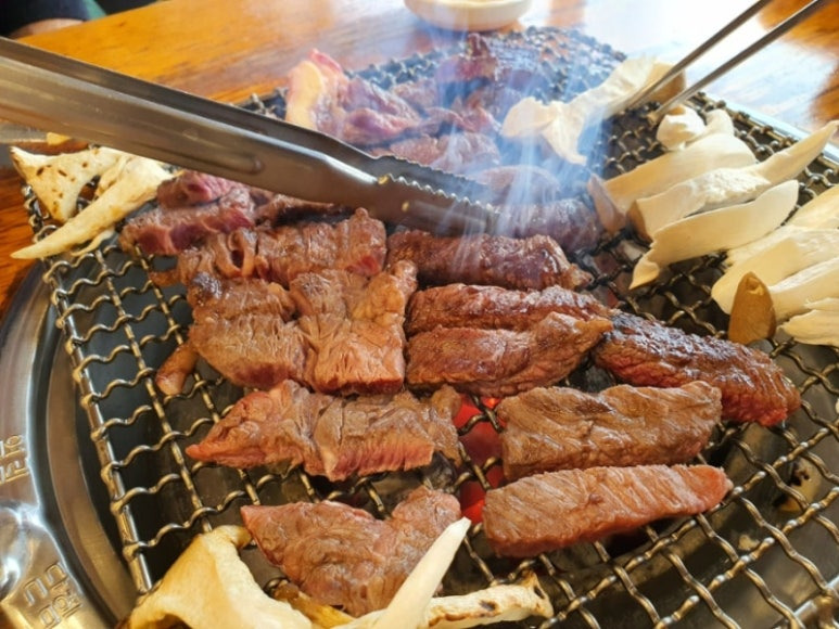 분당 야탑 한우집 '홍박사생고기'