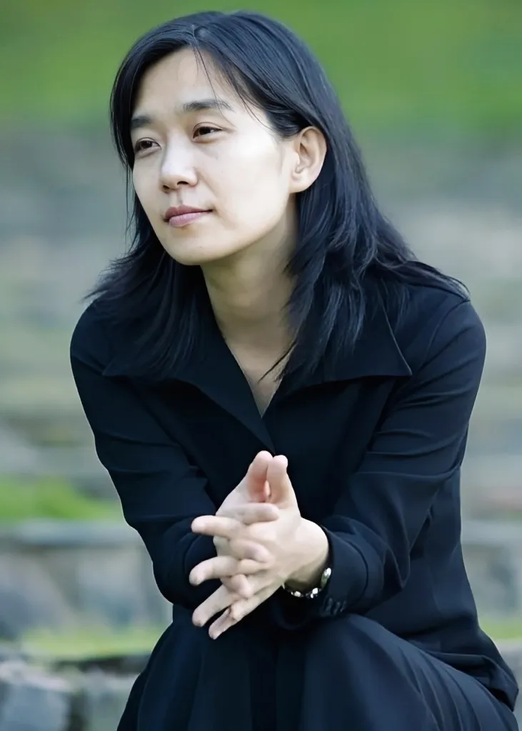 한강 작가 사진