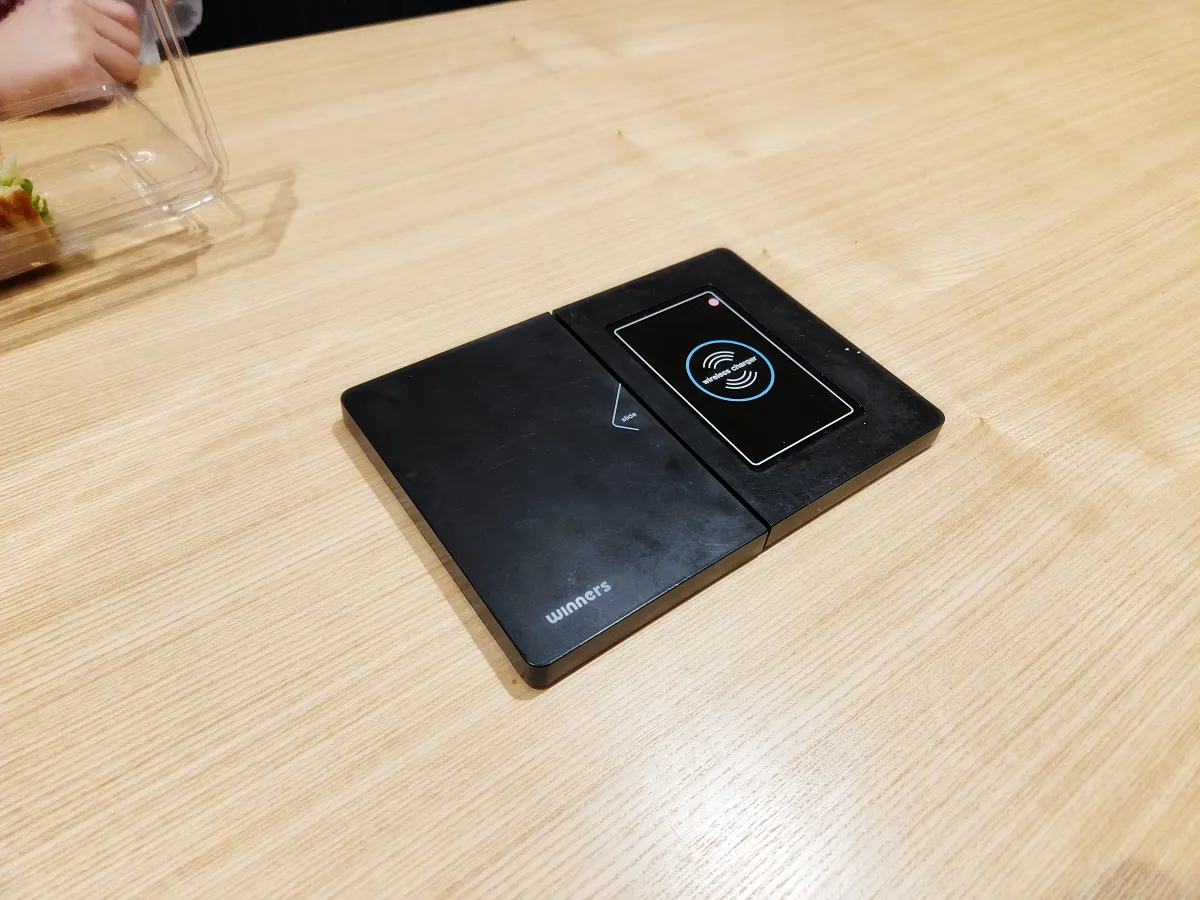 파리바게트-테이블자리-충전