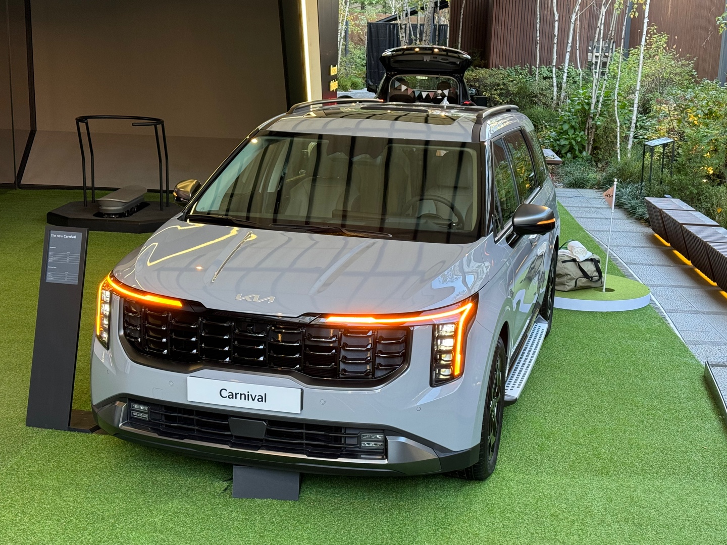 중국 세관이 한국으로의 요소 수출 통관을 돌연 보류하면서 '2차 요소수 대란' 재발 우려가 나오자 정부가 업계 합동 요소 공급망 대응에 착수했다.