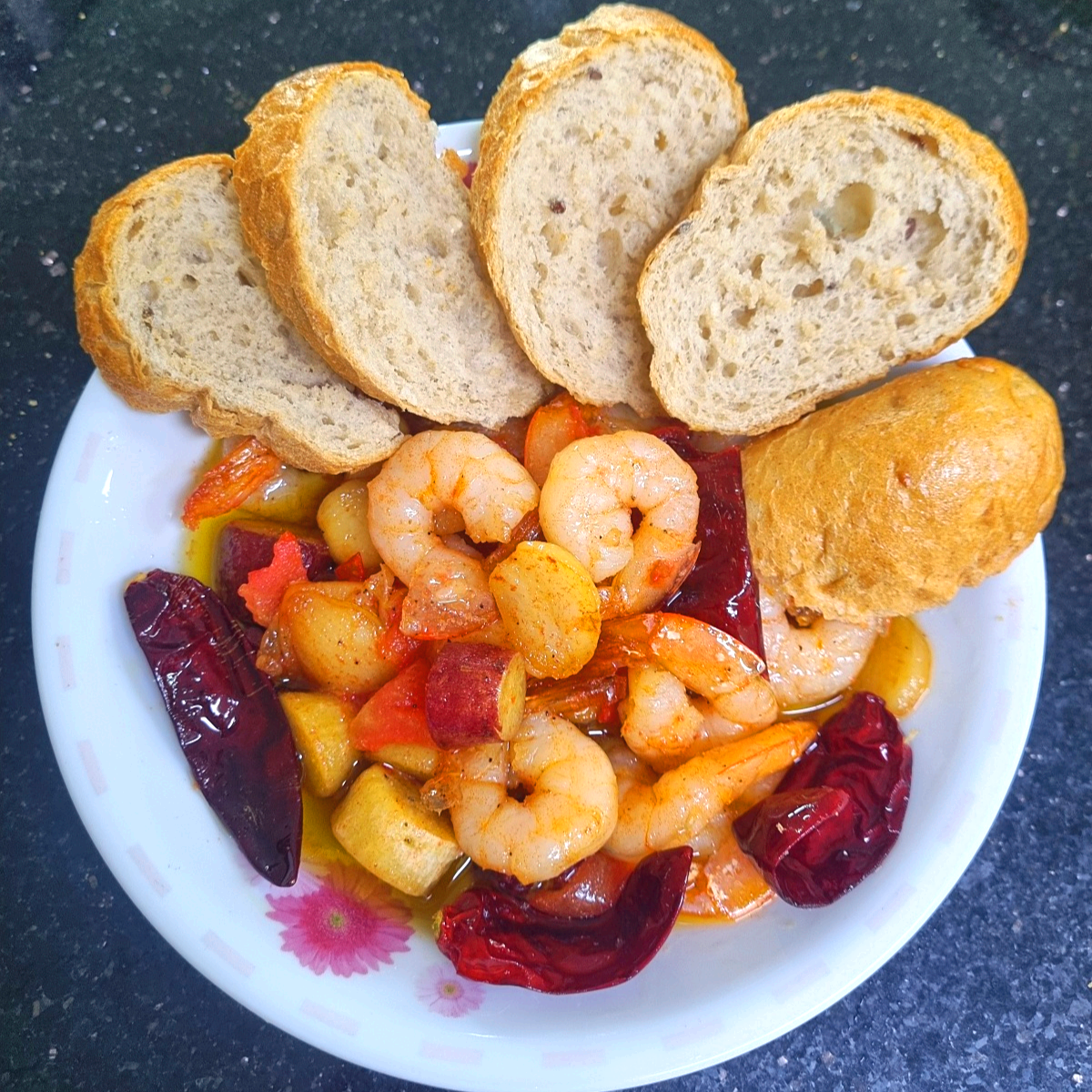 달콤함이 2배! 고구마 새우 감바스 만들기 레시피