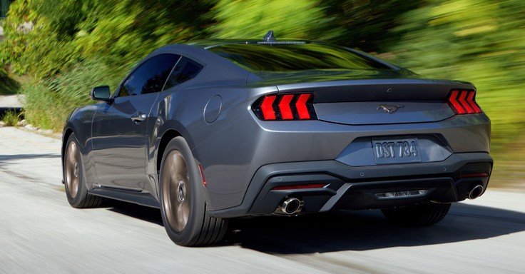 포드-머스탱-후면