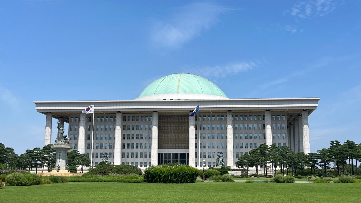 서울 여의도에 있는 국회의사당 건물 전경