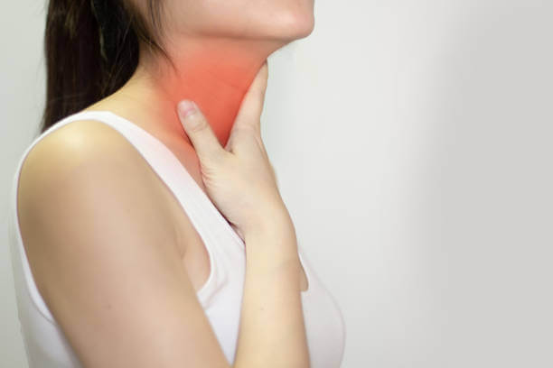 턱밑 몽우리 통증, 턱 아래에는 갑상선과 림프절뿐만 아니라 각종 신경이 위치하고 있어 스트레스나 피로가 누적되어 혹이나 혹이 생기기 쉽습니다. 다양한 원인들이 있는지 알아봤습니다. 참고하시기 바랍니다.