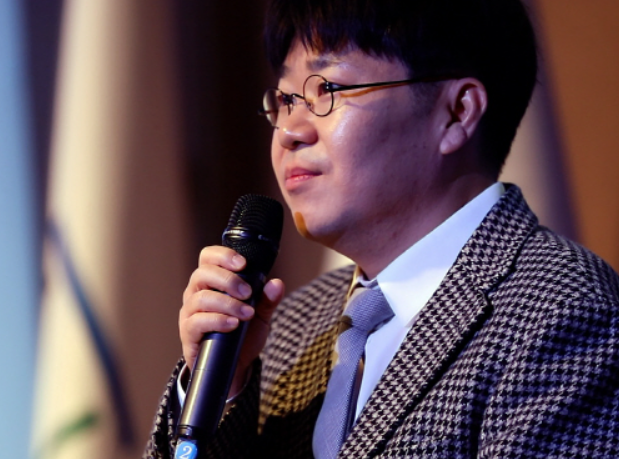 조영수 작곡가