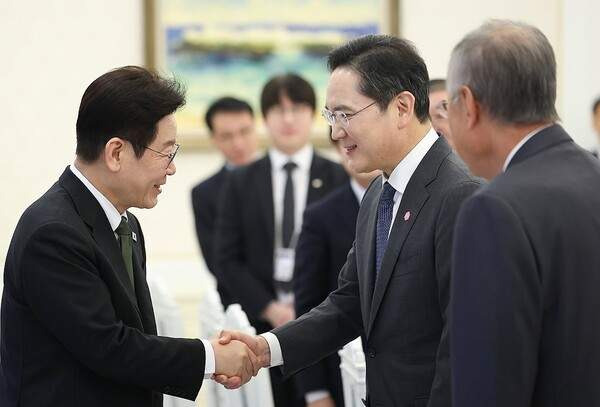 이 대통령 호남 투자: 반도체 AI 메가프로젝트 투자 발표와 국토균형발전의 경제학적 실익 분석