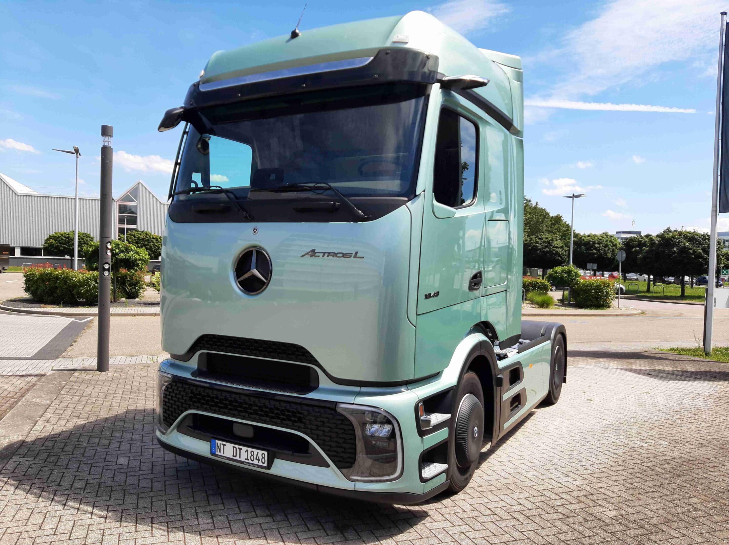 벤츠 대형 트럭 모델 비교