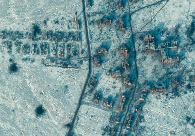 우크라이나 도네츠크주 솔레다르의 파괴된 건물과 주변