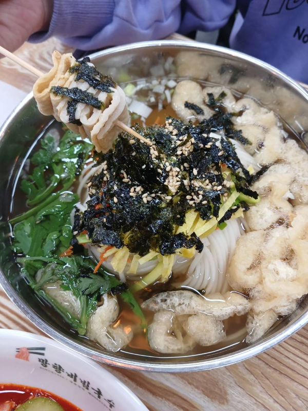잔치국수 어묵꼬치