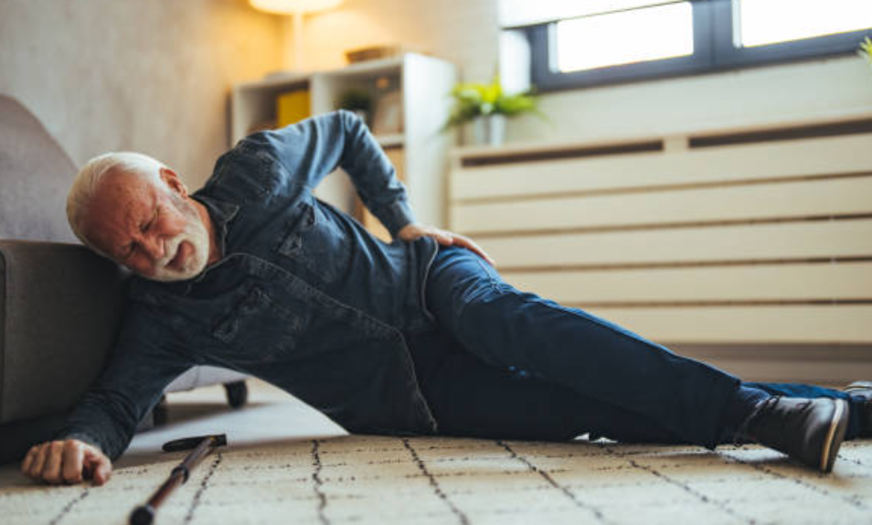 낙상과 관련된 사진