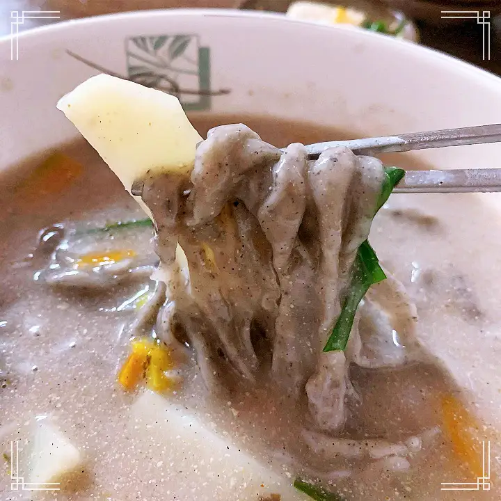 이만기 동네한바퀴 흑임자 칼국수 파전 부추전 손두부 아픈 아내의 빈자리를 지키는 칼국수집 사장님 포항 맛집 소개