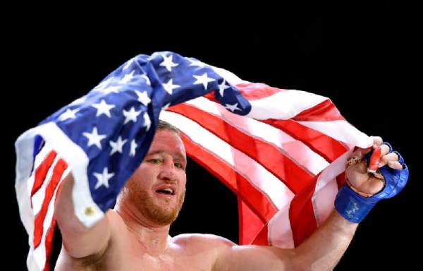 백악관 UFC 프리덤 250 게이치&middot;시릴 간 대이변 등극 및 트럼프 80세 생일 잔치 정치적 쟁점 분석