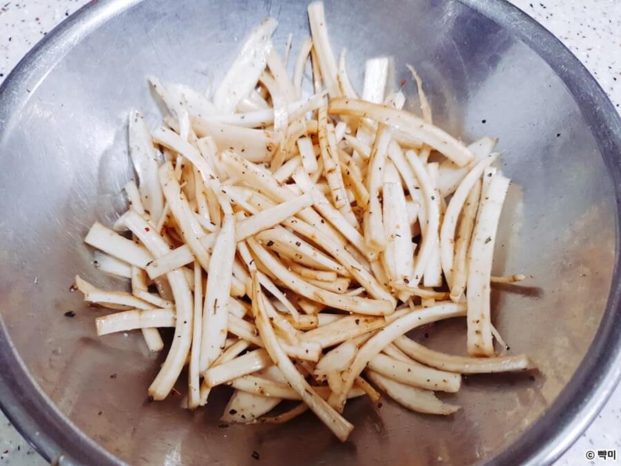 바삭한-우엉칩-에어프라이어-우엉튀김-만들기