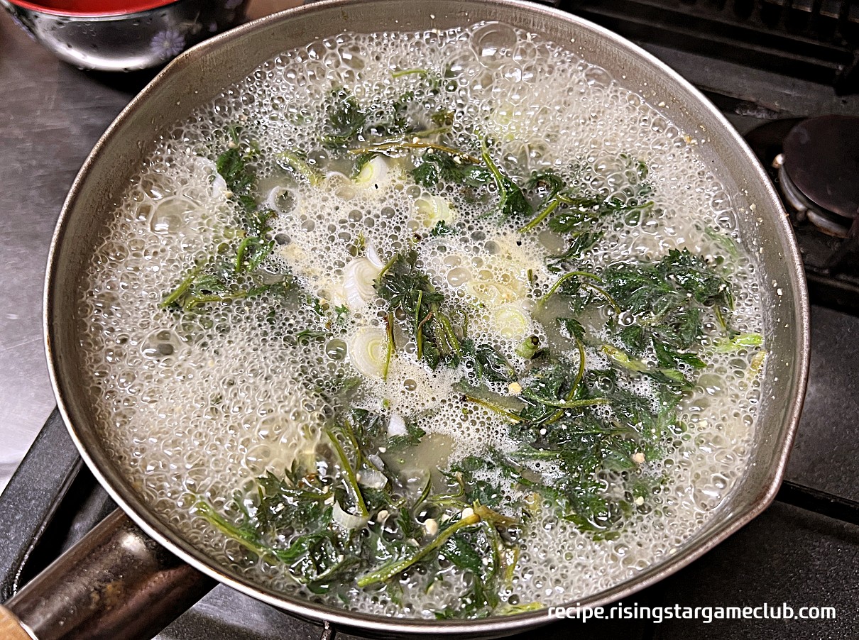 쑥 된장국 끓이기