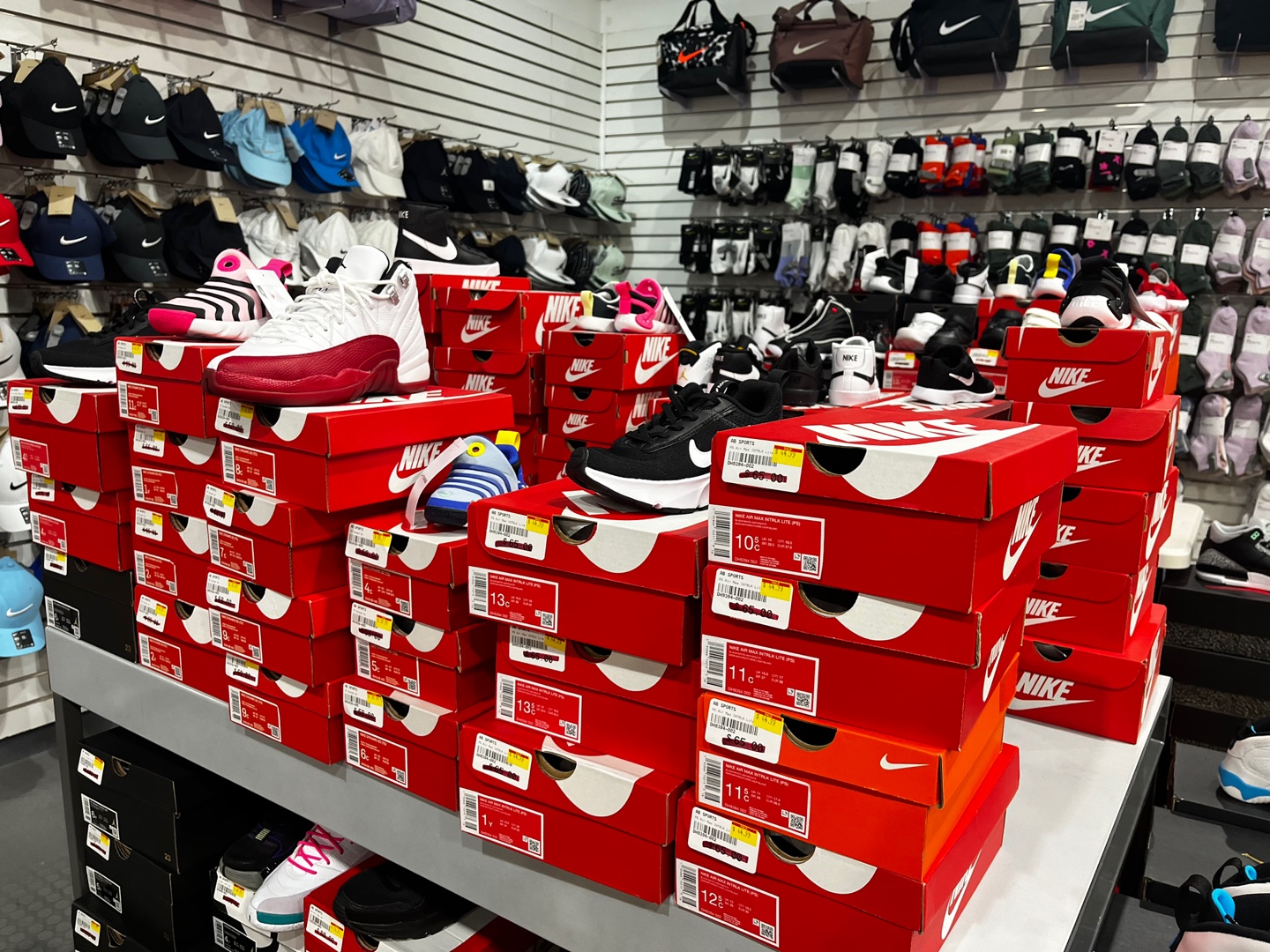 괌 나이키 매장 할인 상품