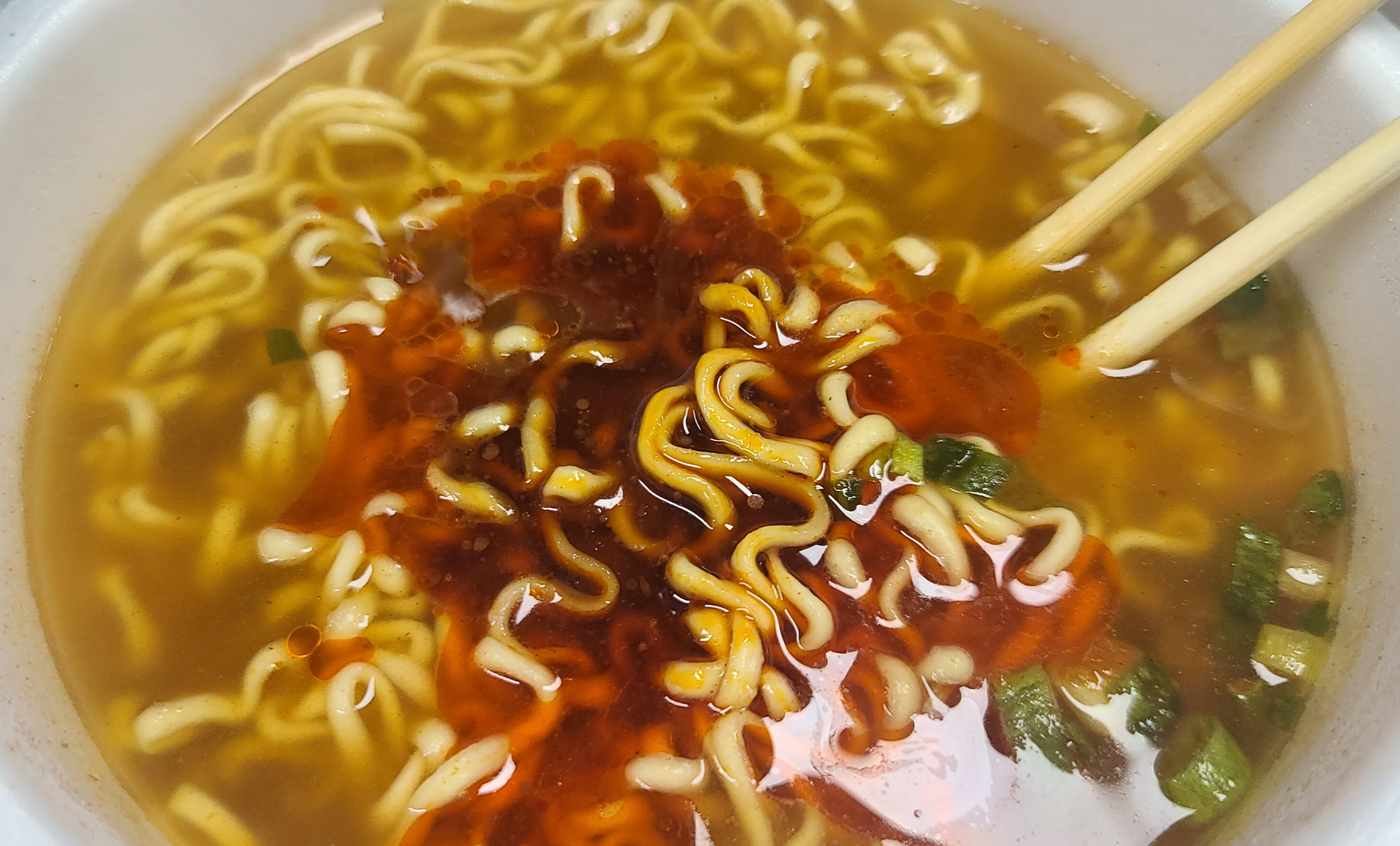 일본라멘 일본컵라면 이노쇼 카라카라우오 컵라면 매운라멘 내용물 스프종류 액상스프 매콤한컵라면