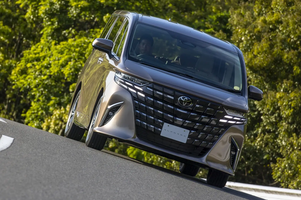 토요타 알파드 하이브리드