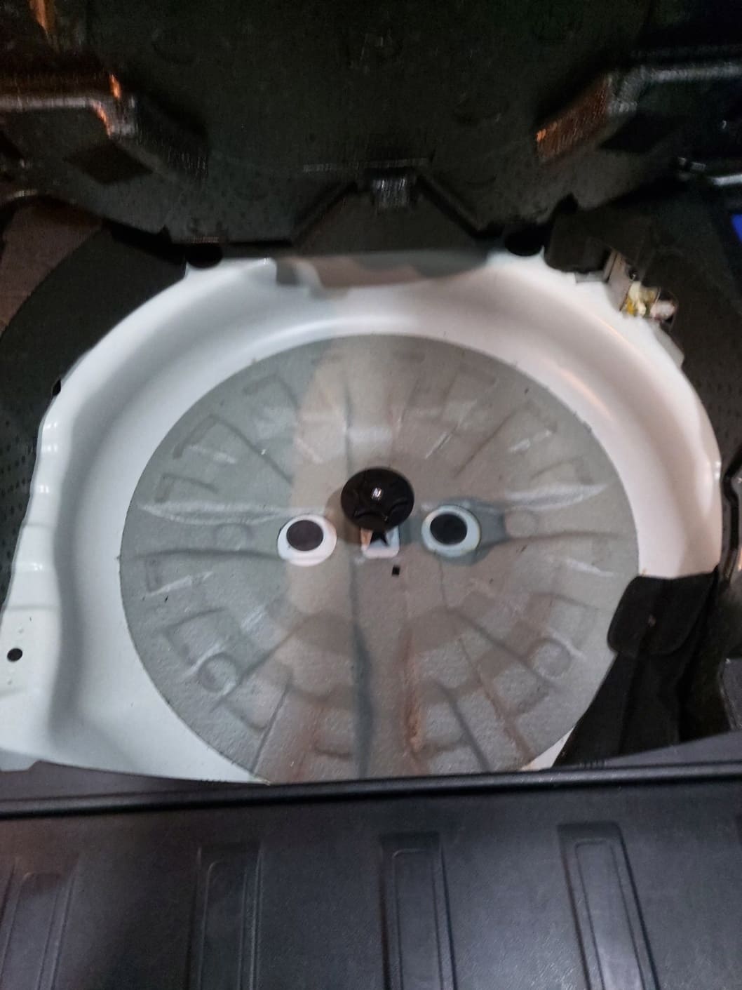 QM5 스페어타이어