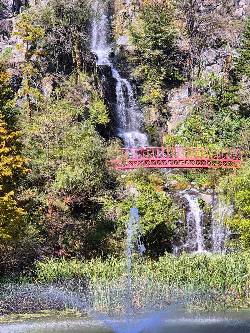 Nakgangmulgil Park waterfall, 낙강물길공원 폭포