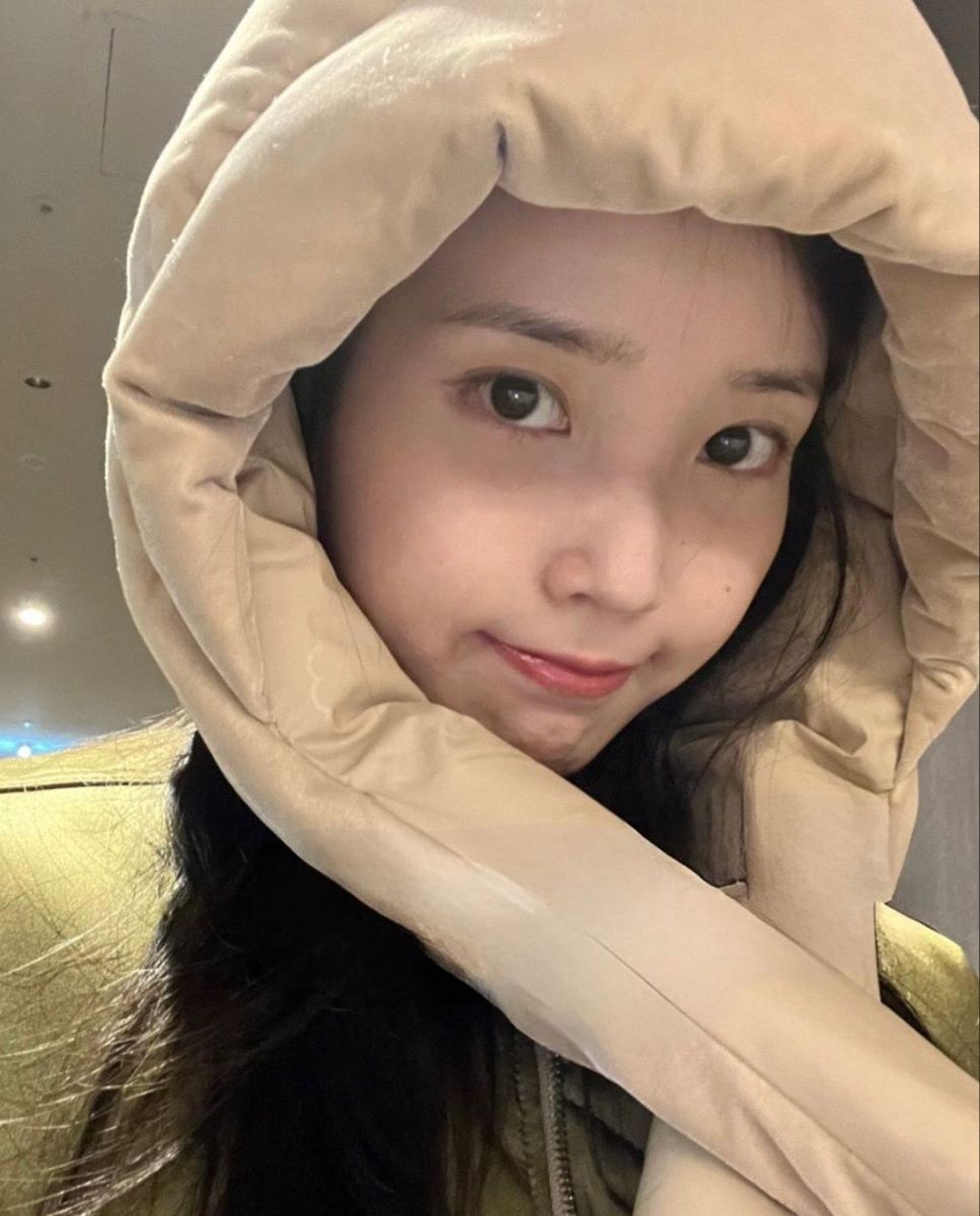 아이유 민낯 쌩얼 사진도 굴욕 없는 미인, 이종석 21세기대군부인 드라마 근황 프로필