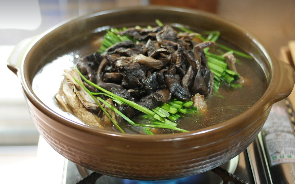 능이삼계탕의 모습