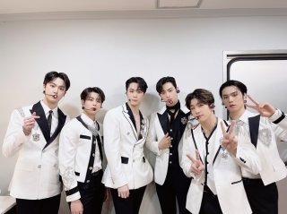 윤산하 아스트로 데뷔