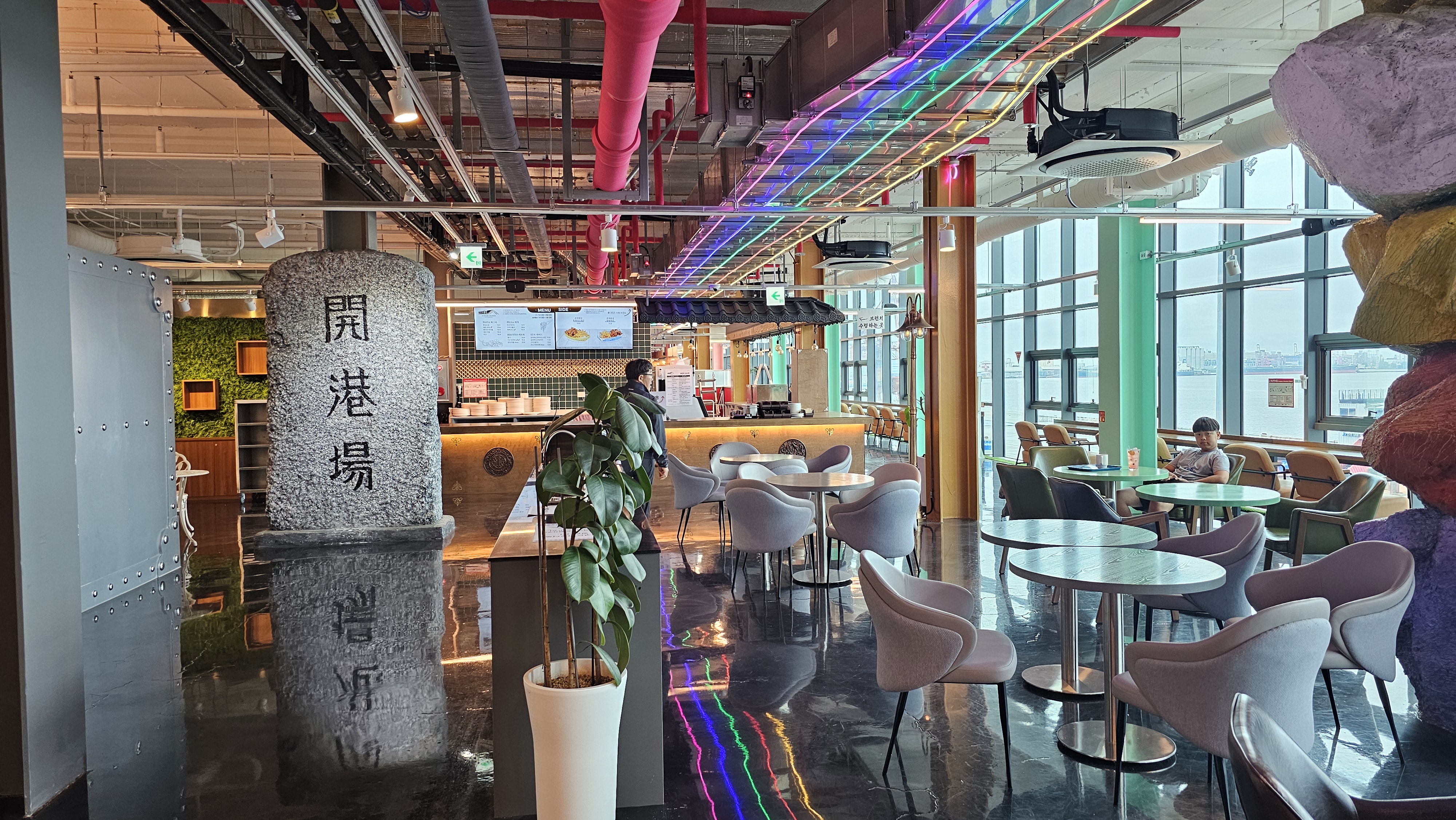 전시 공간을 넘어 시민 참여형 문화 허브로