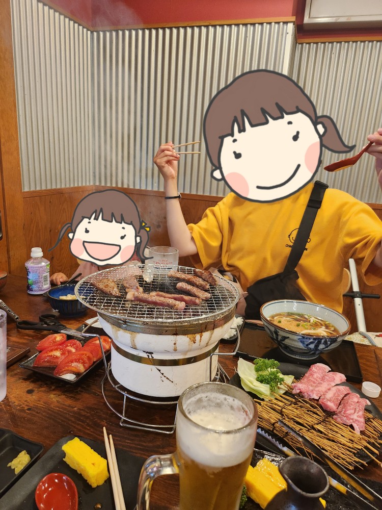 식사 중인 가족