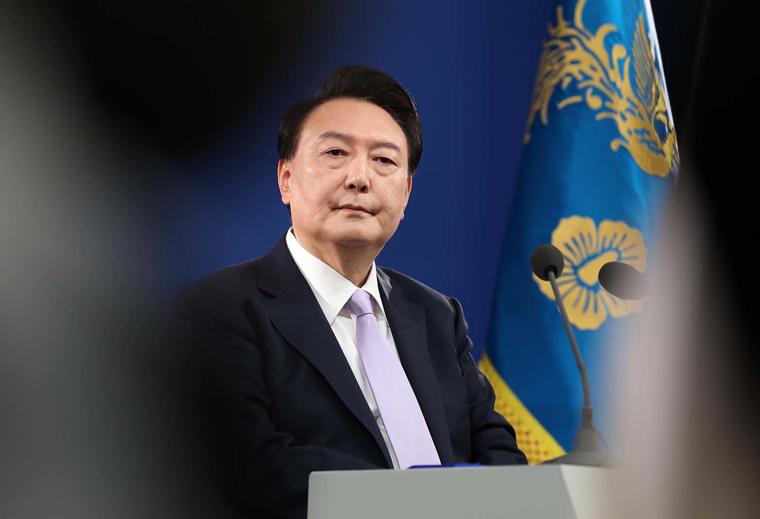 윤석열 대통령 대국민담화 및 기자회견 직후 쏟아지는 비난 여론, 그리고 국정 지지율 17% 최저치 갱신 윤석열 대통령 대국민담화 및 기자회견 직후 쏟아지는 비난 여론, 그리고 국정 지지율 17% 최저치 갱신