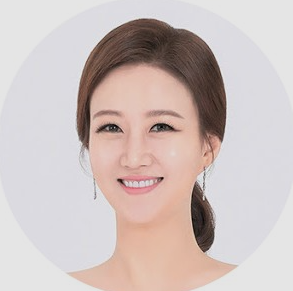 장윤정-사진