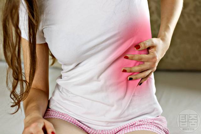 요로결석 증상 옆구리 통증 요로결석 신장결석 차이 요로결석자연배출