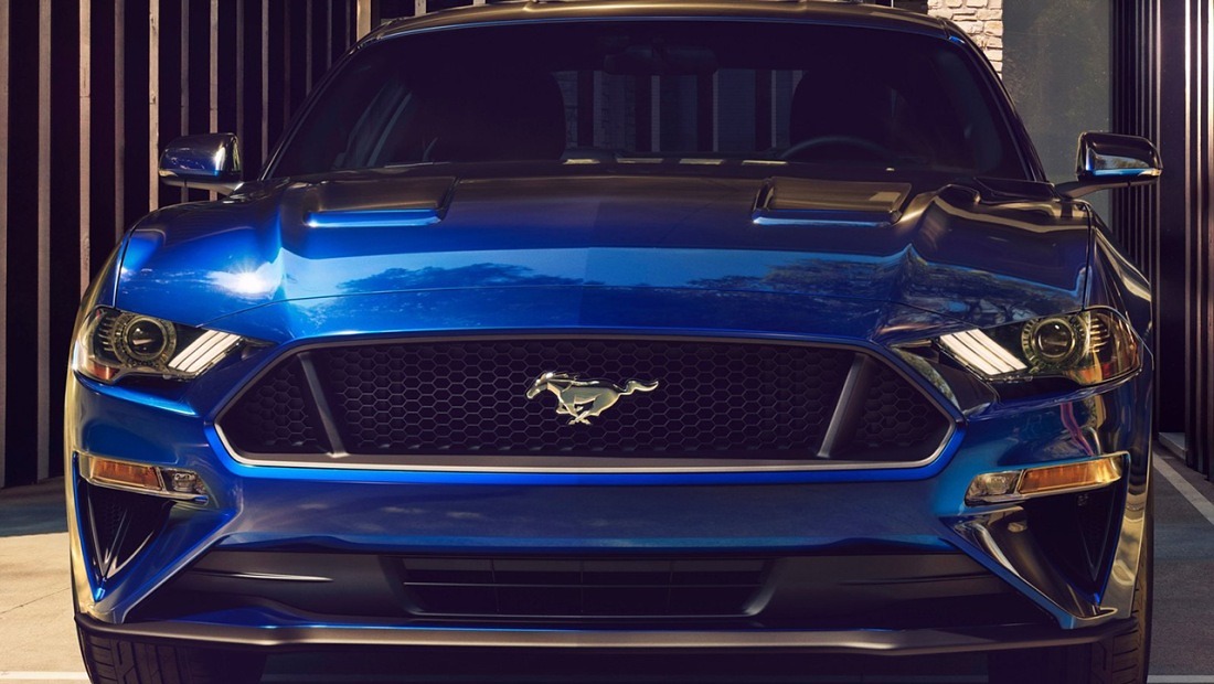 2019년식 포드 머스탱 블루 전면 사진 출처 다음 자동차